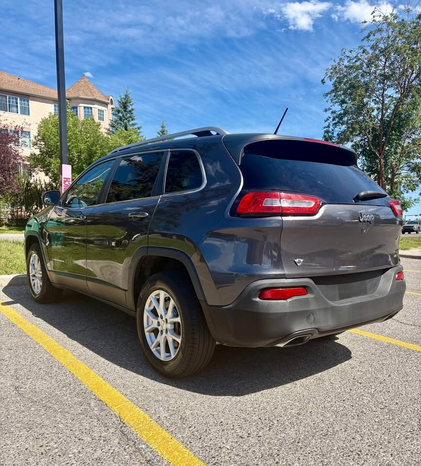 2015 Jeep Cherokee photo 6