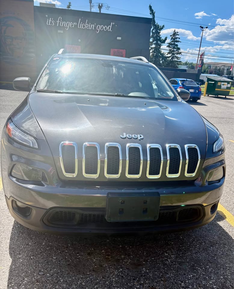 2015 Jeep Cherokee photo 2